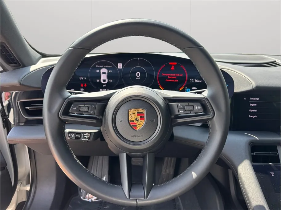 Porsche Taycan photo 27