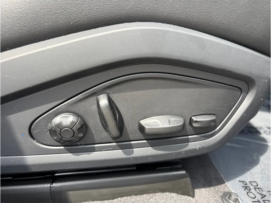 Porsche Taycan photo 46