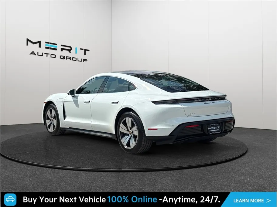 Porsche Taycan photo 7