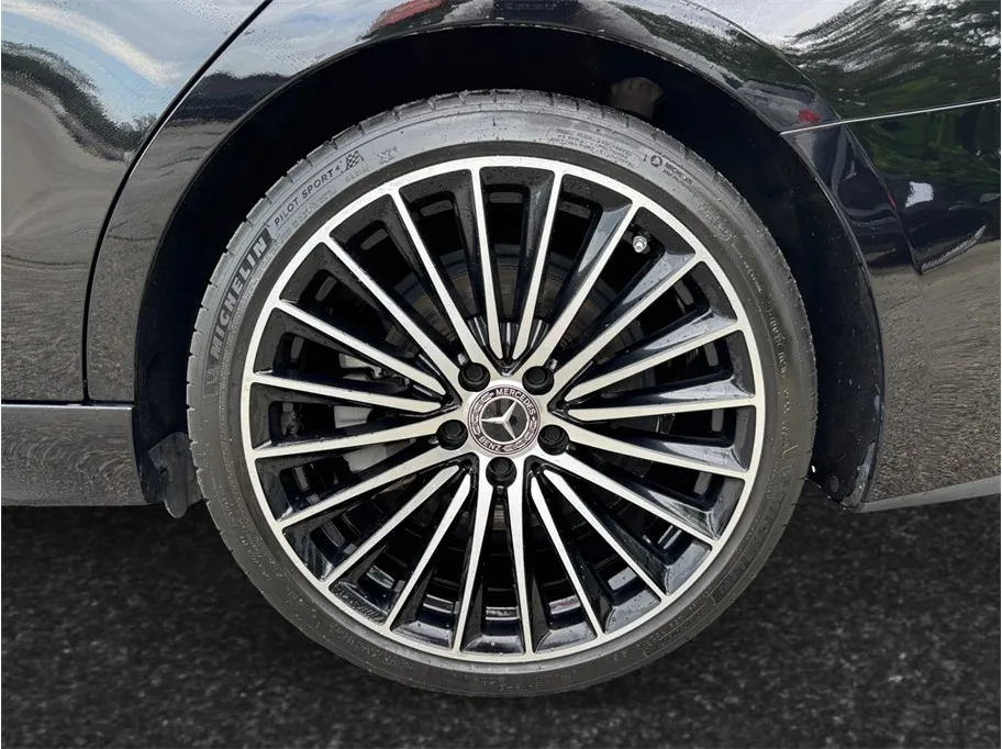 Mercedes-Benz C-Class photo 16