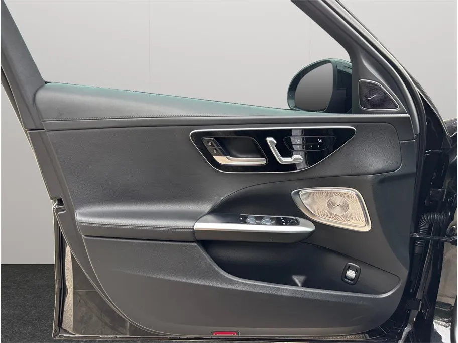 Mercedes-Benz C-Class photo 24