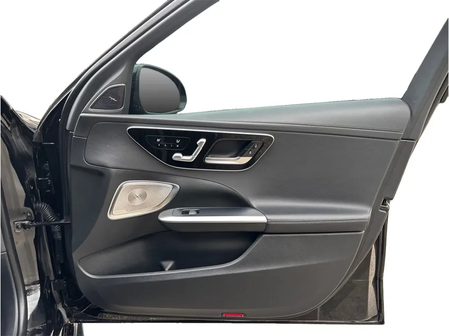 Mercedes-Benz C-Class photo 47