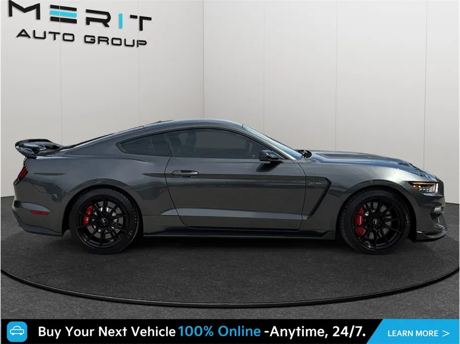 Ford Mustang photo 10