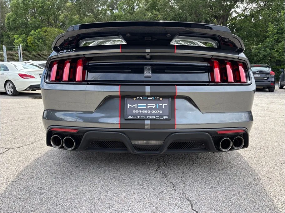 Ford Mustang photo 14