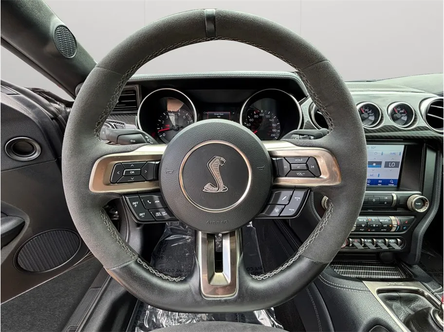 Ford Mustang photo 25