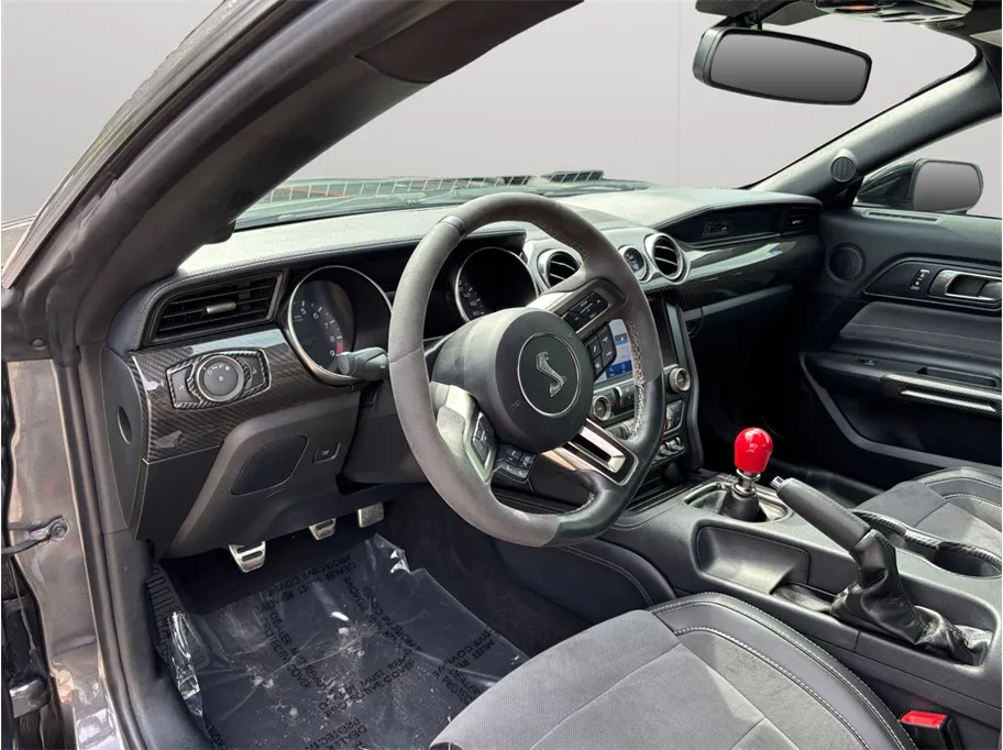 Ford Mustang photo 6