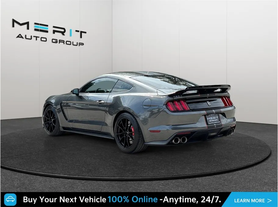 Ford Mustang photo 7