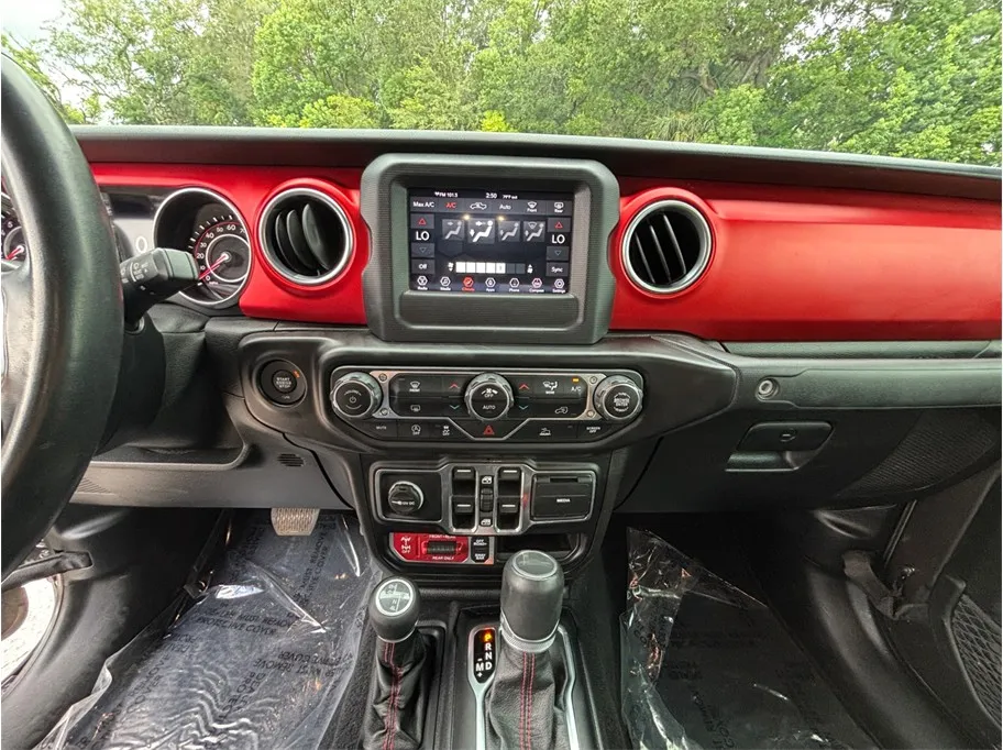 Jeep Gladiator photo 11