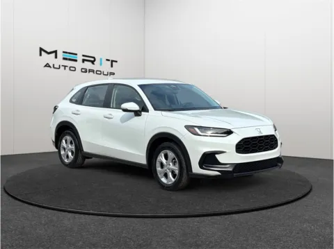 White 2023 Honda HR-V LX Sport Utility 4D for sale in Jacksonville, FL