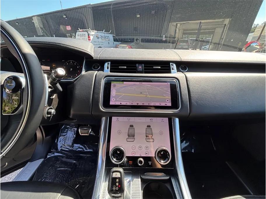 Land Rover Range Rover Sport photo 11