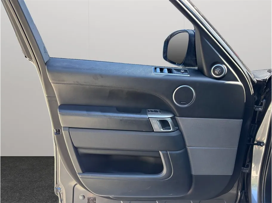 Land Rover Range Rover Sport photo 21