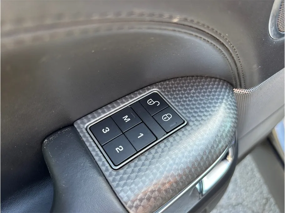 Land Rover Range Rover Sport photo 23