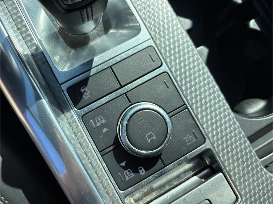 Land Rover Range Rover Sport photo 34