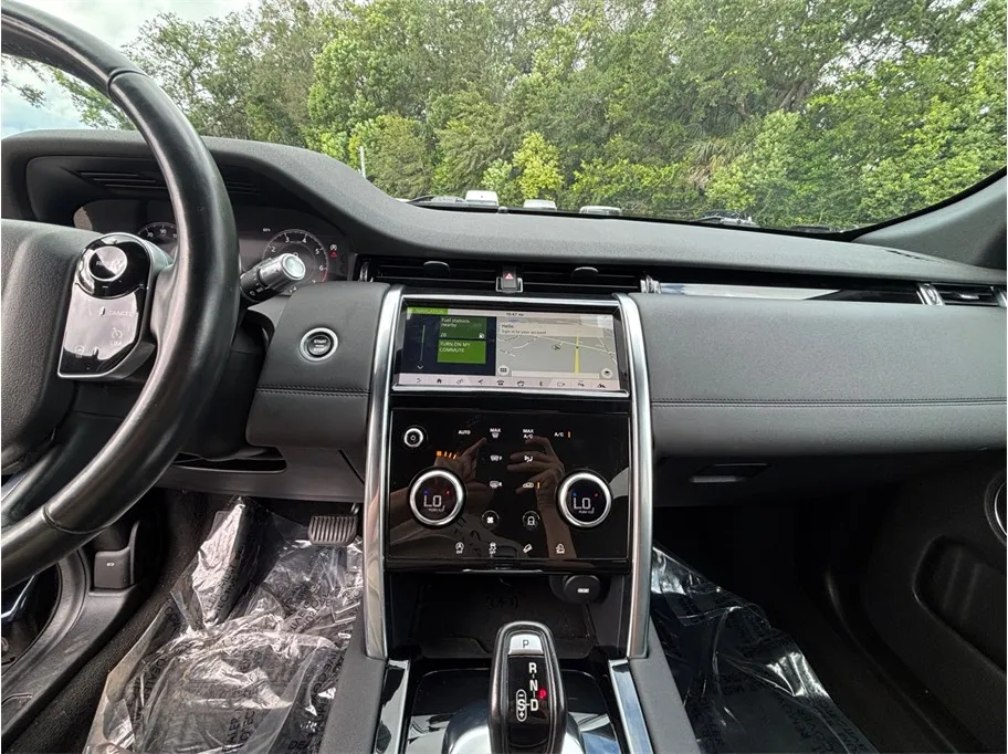 Land Rover Discovery Sport photo 11