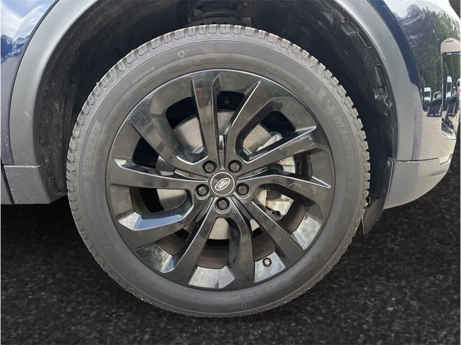 Land Rover Discovery Sport photo 13