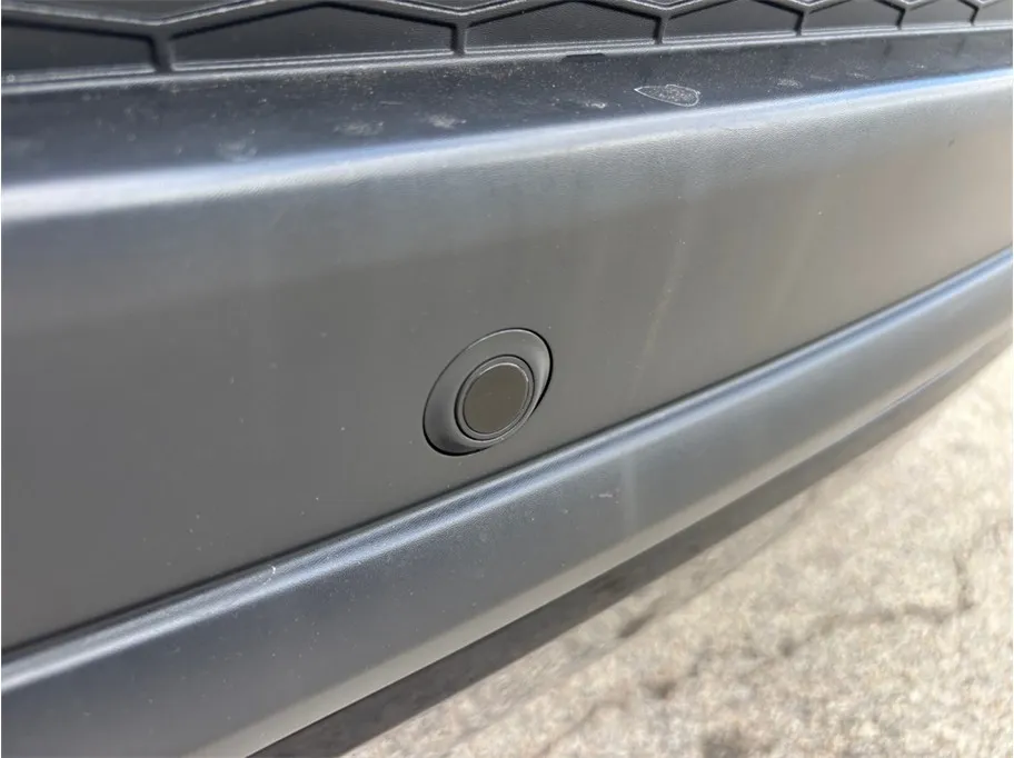 Land Rover Discovery Sport photo 16