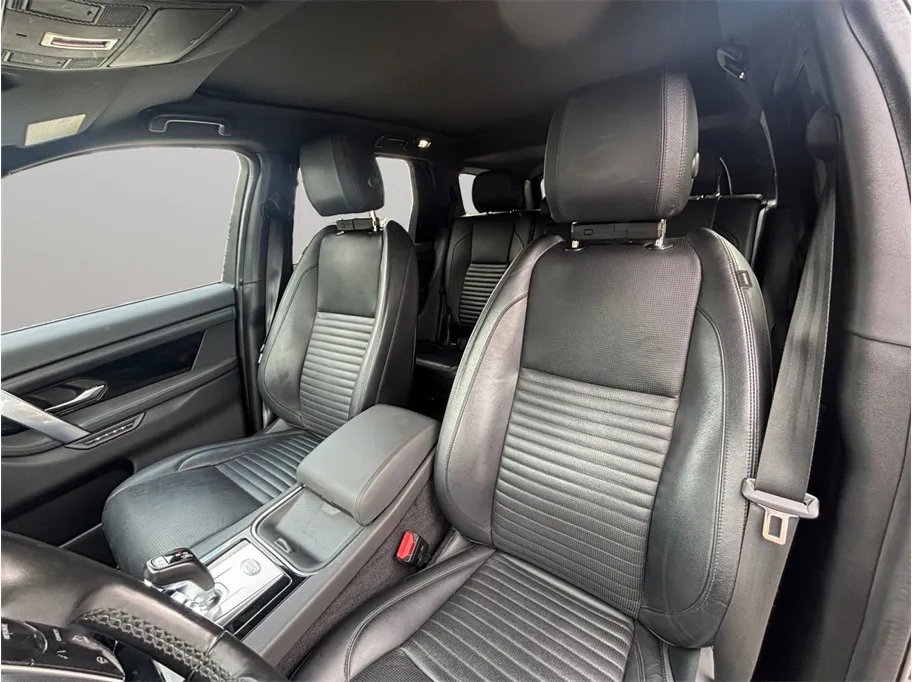 Land Rover Discovery Sport photo 19