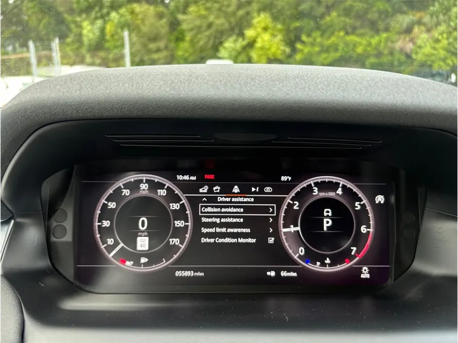 Land Rover Discovery Sport photo 24