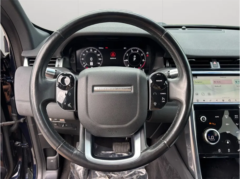 Land Rover Discovery Sport photo 25