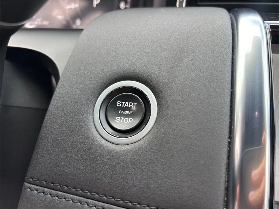 Land Rover Discovery Sport photo 28