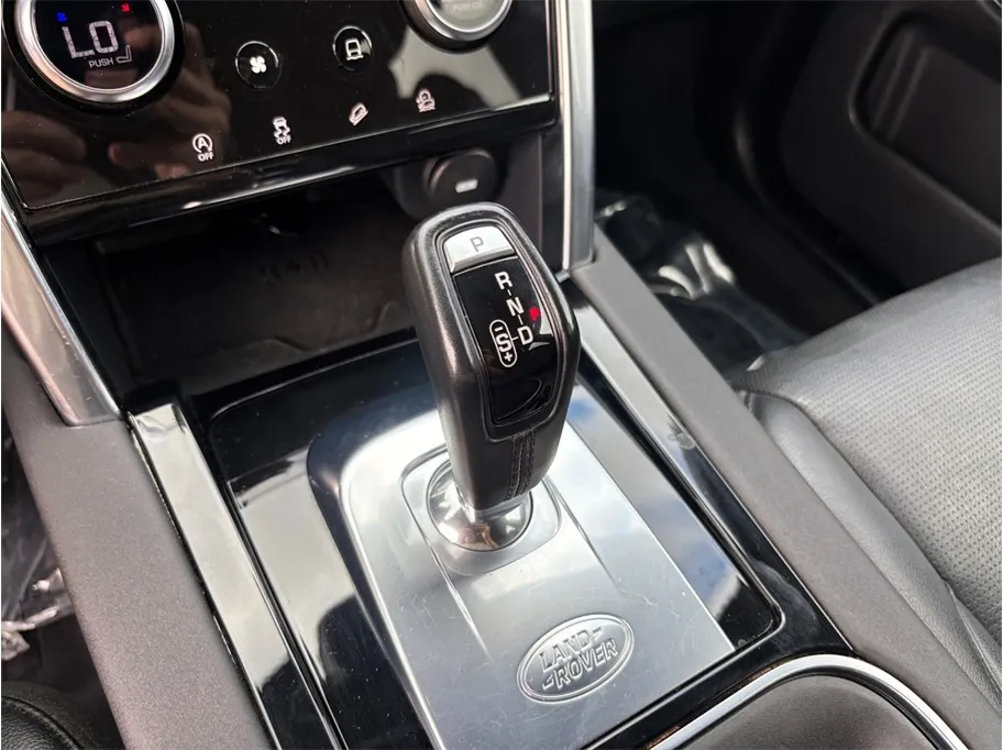 Land Rover Discovery Sport photo 36
