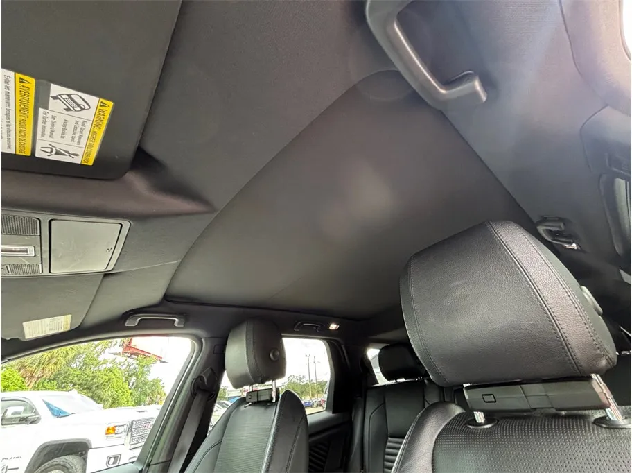 Land Rover Discovery Sport photo 37