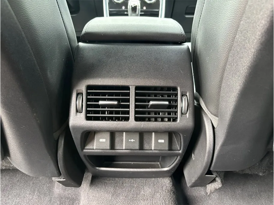Land Rover Discovery Sport photo 40