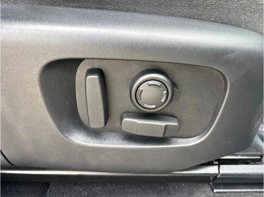 Land Rover Discovery Sport photo 44