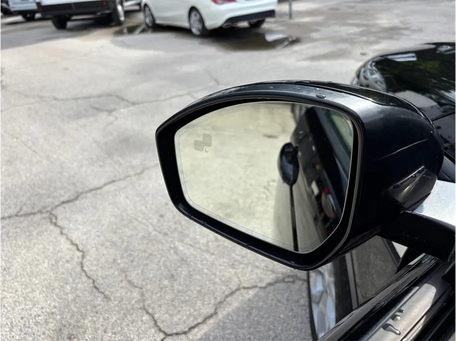 Land Rover Discovery Sport photo 18