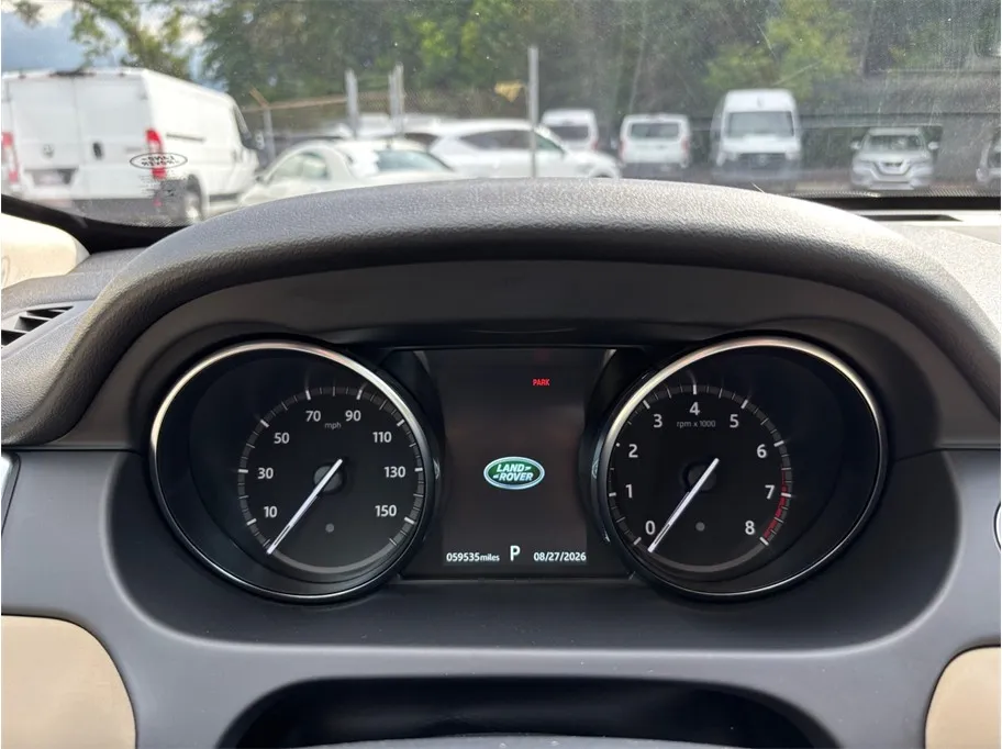 Land Rover Discovery Sport photo 25