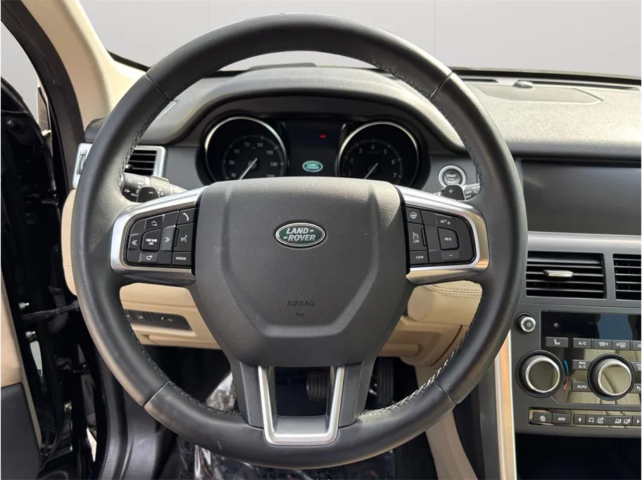 Land Rover Discovery Sport photo 26