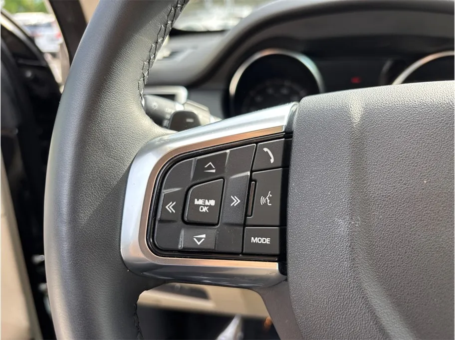 Land Rover Discovery Sport photo 27