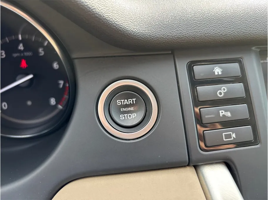 Land Rover Discovery Sport photo 29