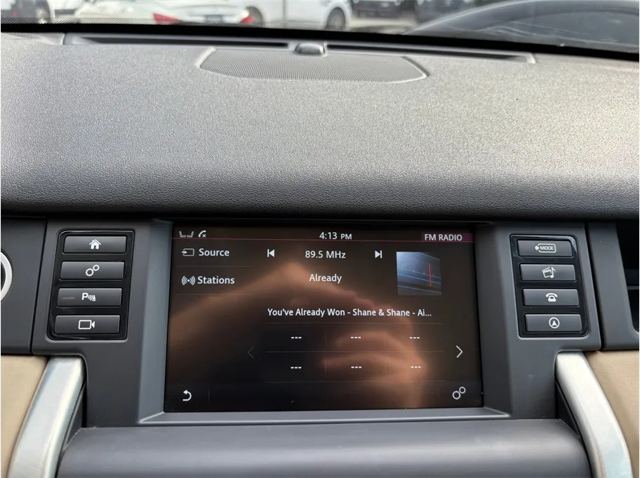 Land Rover Discovery Sport photo 30
