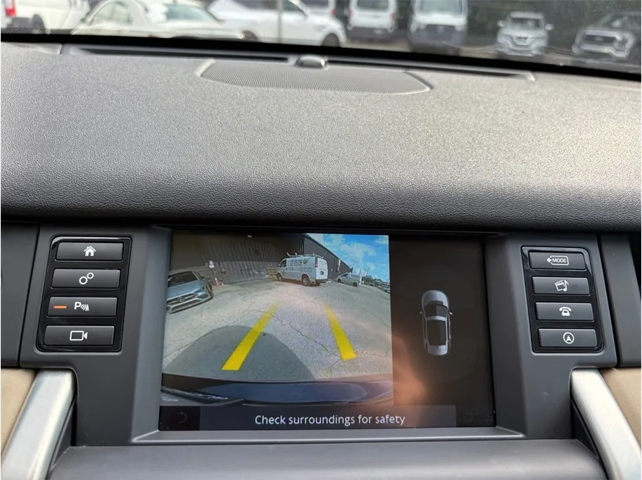 Land Rover Discovery Sport photo 32