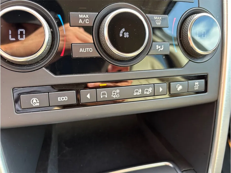 Land Rover Discovery Sport photo 36