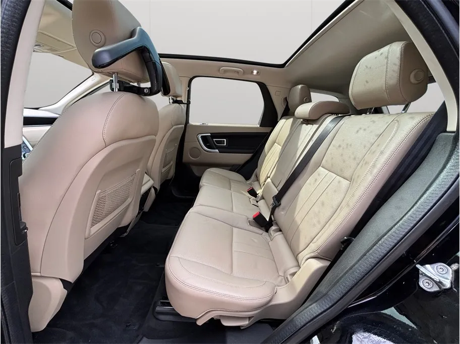 Land Rover Discovery Sport photo 39