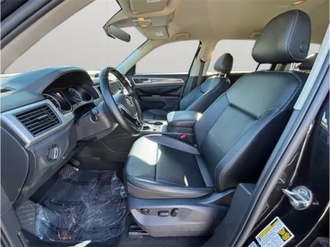 Photos of 2019 Volkswagen Atlas SE w/Tech Pkg Sport Utility 4D for sale in Jacksonville, FL at Merit Auto Group Atlantic
