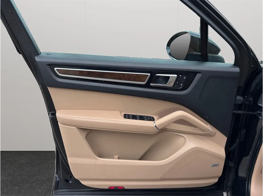 Porsche Cayenne photo 22