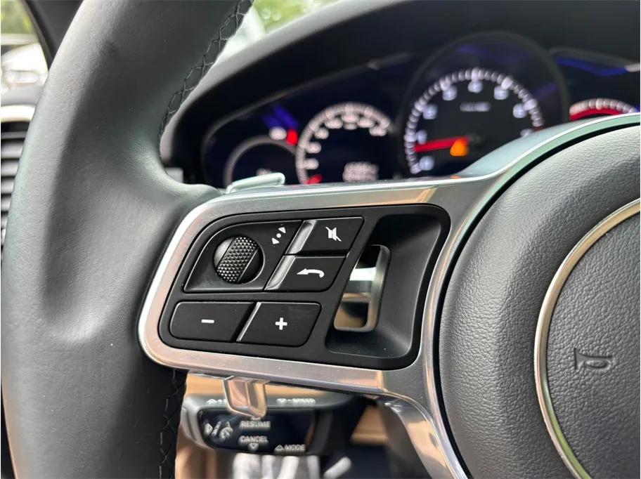 Porsche Cayenne photo 28