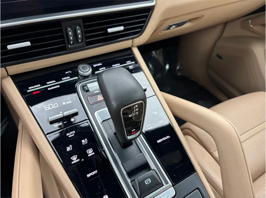 Porsche Cayenne photo 39