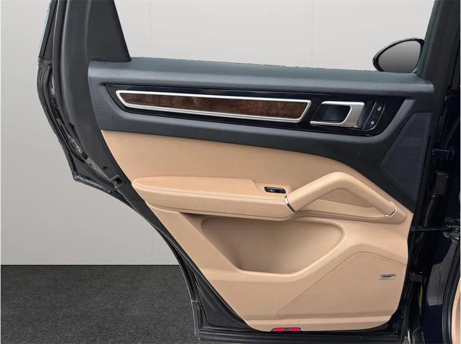 Porsche Cayenne photo 42