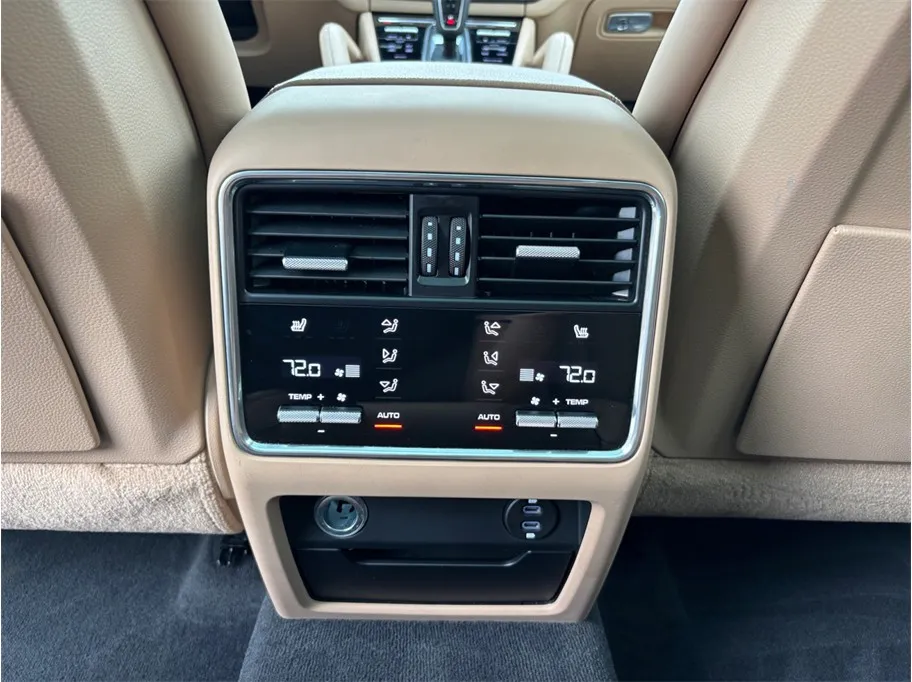 Porsche Cayenne photo 43