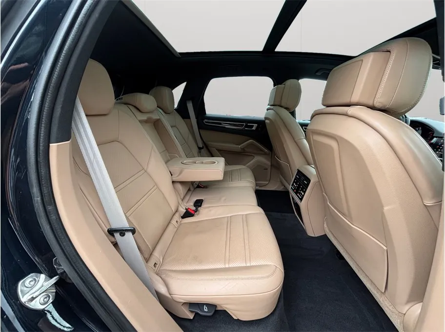 Porsche Cayenne photo 46