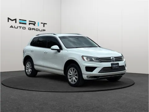 White 2017 Volkswagen Touareg V6 Sport SUV 4D for sale in Jacksonville, FL