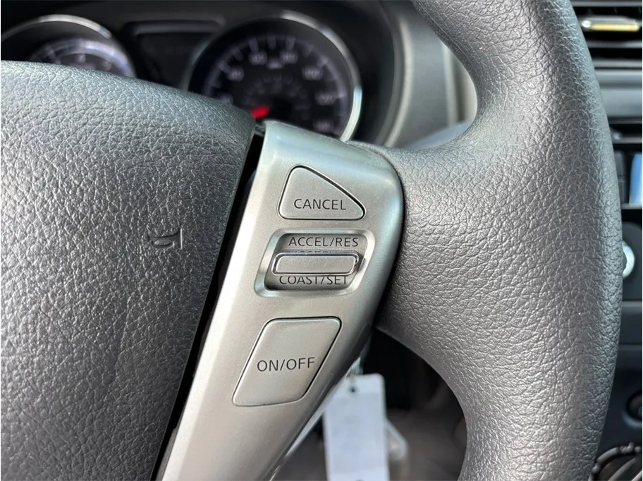 Nissan Versa photo 20