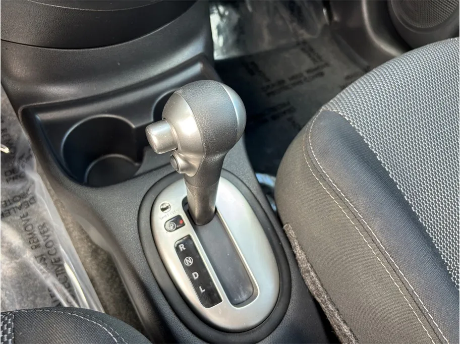 Nissan Versa photo 24