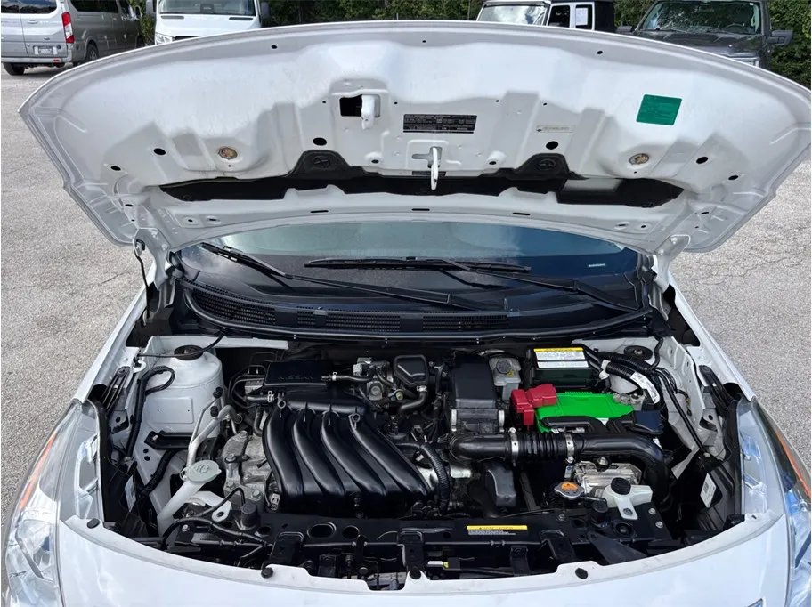 Nissan Versa photo 33