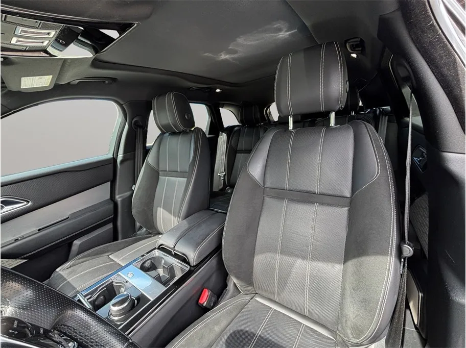 Land Rover Range Rover Velar photo 17