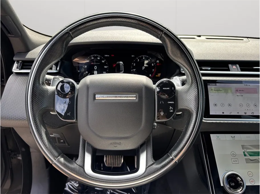 Land Rover Range Rover Velar photo 25